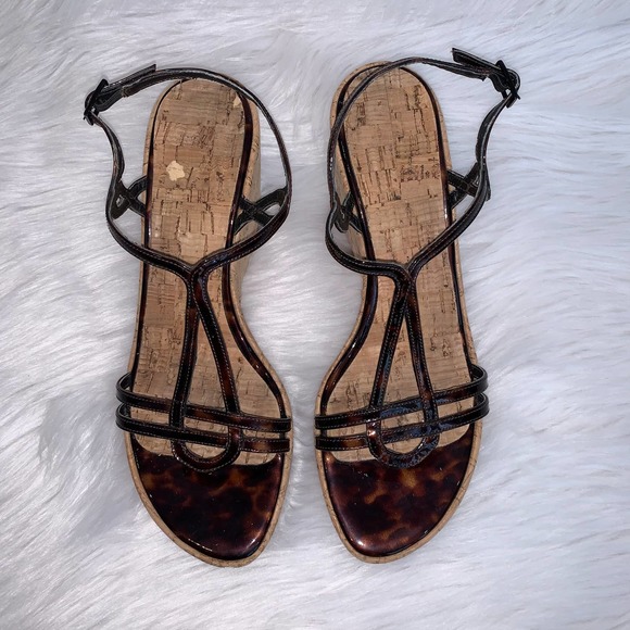 Stuart Weitzman ‘Esteem’ Patent Wedge Sandal, 7.5 - Picture 5 of 7